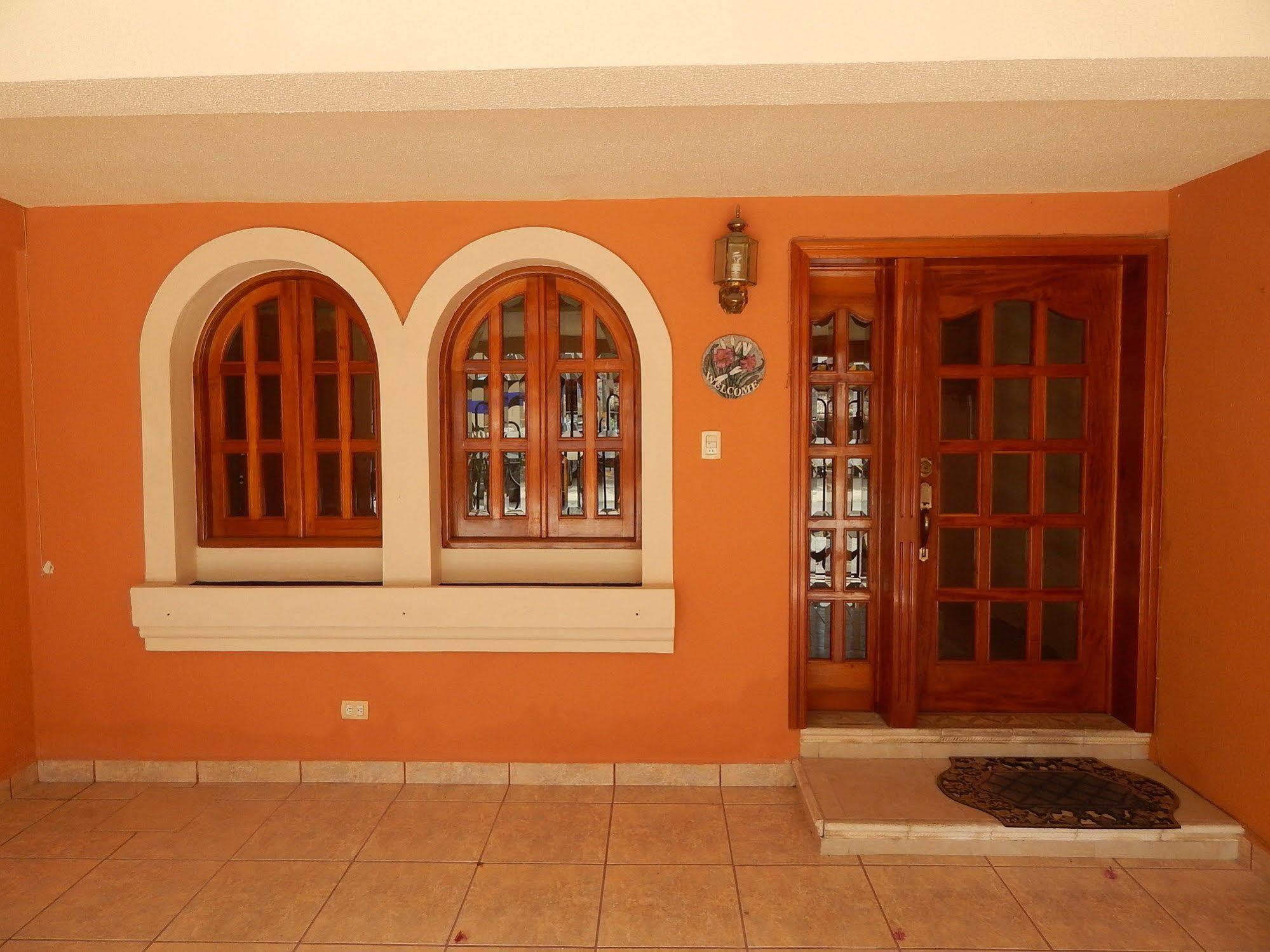 Lux Paraiso Hotel 2*